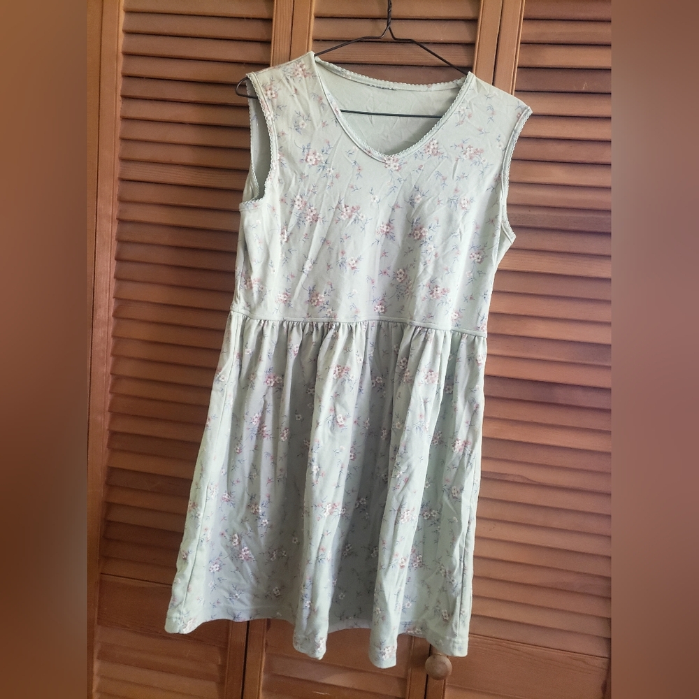 Floral Sleeveless Women's Dress - Light Green